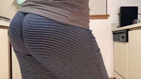 Pawg Mom Fat Fucking Booty Wedgie Teasing