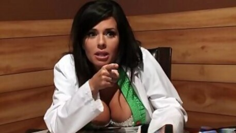 (Kristal Summers) - Veronica Loves to Play Doctor