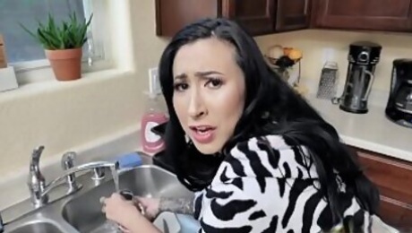 Fucking my busty MILF stepmom while she doing dishes