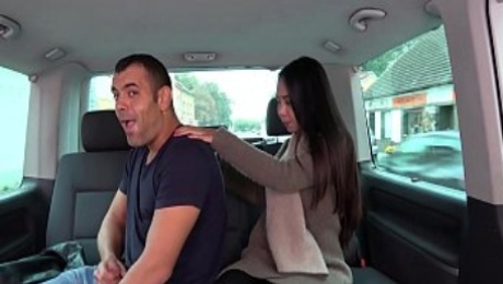 Thai massage in driving car turns to wild hardcore fuck