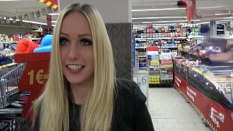 Lucy Cat Fucking in Supermarket - Sex Im Supermarkt - Public