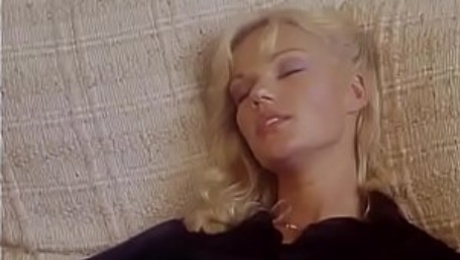 Brigitte Lahaie (Le retour des veuves)