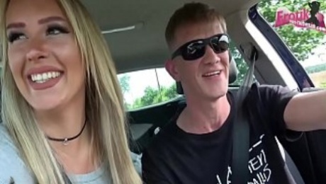 Deutsche amateur blonde schlampe beim outdoor fick auf dem Auto