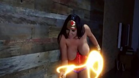 Wonder Woman hardcore anal fucked in a xxx parody video