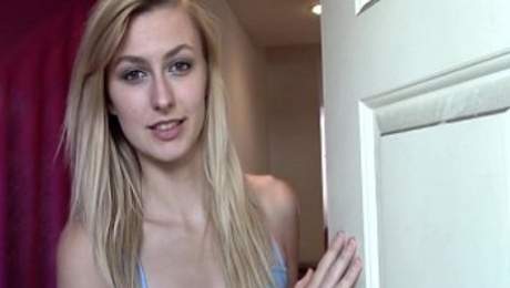 Good-looking blonde real estate agent hardcore sex in apartment