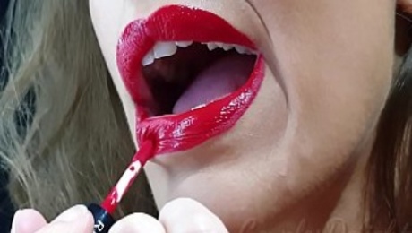 100% Natural Big Lipped skinny wife applying long lasting red lipstick, sucking and deepthroating my cock untill she receives a creamy reward - couplesdelight