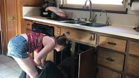 lucky plumber fucked by teen - Erin Electra