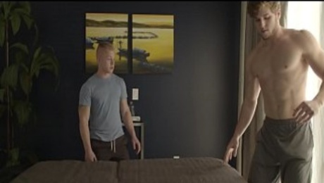 Tall Southern Hunk Barebacks Masseur After Ass is Eaten!