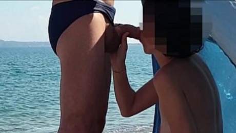 Risky Public Blowjob on the Beach with Cumshot - MissCreamy