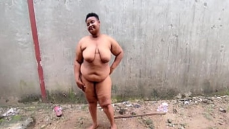 Beauty Bbw Walks Absolutely Naked And Fucked in The Site