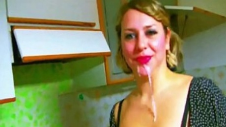 Retro Italian Housewife Kitchen Blowjob