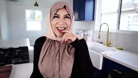 HijabHookup.Me - Arab hijab girlfriend Tokyo Lynn wanted a no nut November but it didnt work