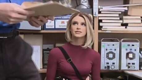 Sporty blonde thief fucked on action camera