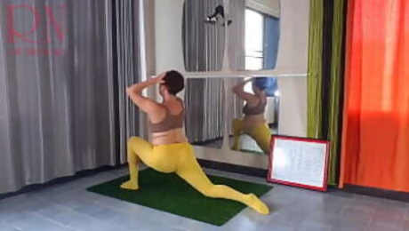 Regina Noir. Yoga in yellow tights doing yoga in the gym. A girl without panties is doing yoga. 2