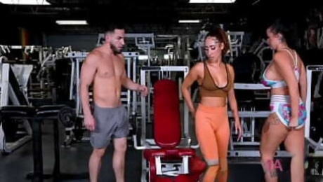 The Best Gym Session For Hot MILF - Freeused