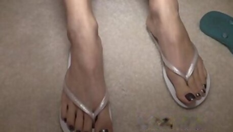 I want YOUR cum on my feet in flip flops pigtails & glasses - Lelu Love