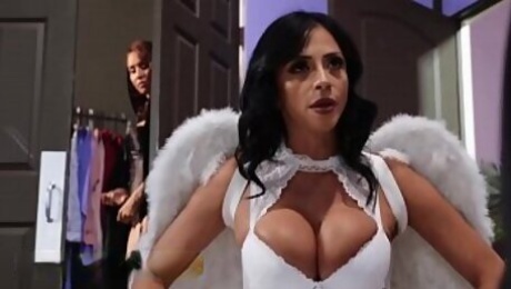 Hot And Mean - (Ariella Ferrera, Isis Love) - MILF Witches Part 1 - Brazzers