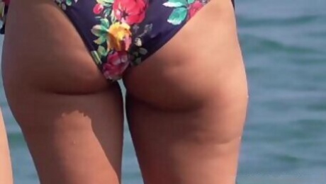 Sexy beach thongs Voyeur spycam - sexctv.com