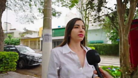 Fake perverted reporter catches a horny Brazilian model on the street.