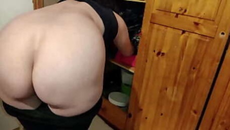 Big Ass Mature Stepmom Seduces Her Stepson For Intense Sex