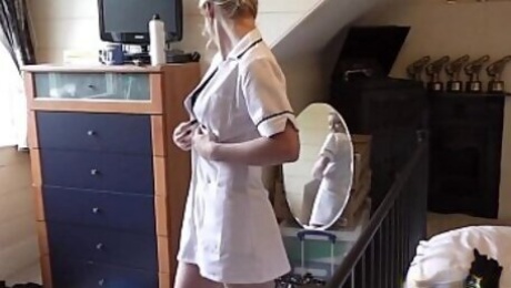 Classy mature brit pussyrubbing stockings gal