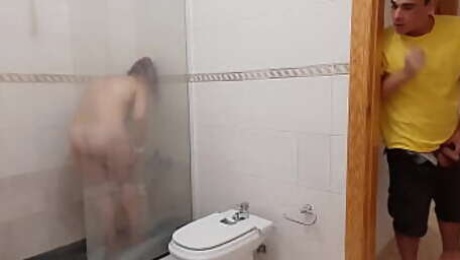 CHUBBY STEPMOM CAUGHT IN THE SHOWER NAKED AND ALSO WANTS STEPSON'S COCK