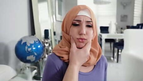 Arab teen maid with hijab Violet Gems caught stealing money by her client