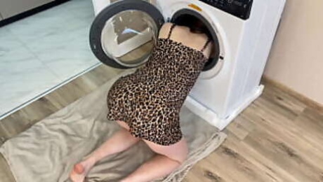 Brazenly Fucked StepMom who Stuck in the Washing Machine - Russian Amateur with Conversation