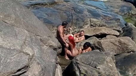 Naturistas flagrados na praia em uma orgia ao ar livre - Myllena Rios - Leo Ogro - Thai Kalifa - Rafael capoeira:
