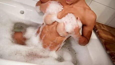 Dirty bathtub sex and a big creampie