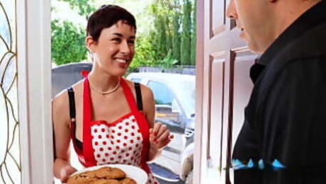 Cheating Housewife Bakes Cookies For Neighbor - Olive Glass