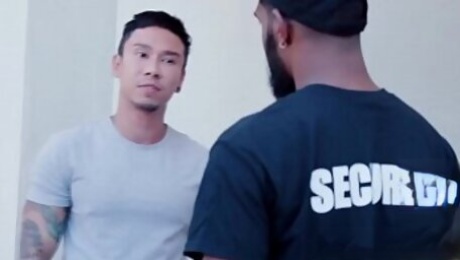 Black gay security fucks the suspect - interracial gay sex
