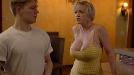 Mature Step Mom  with HUGE Tits Desesperately Try seduces her stepson