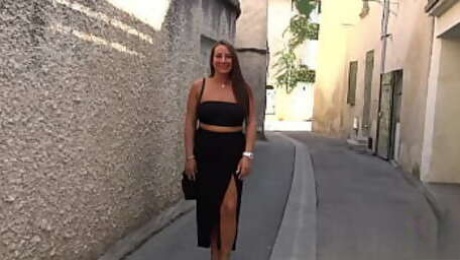 Mila, belle milf, en trio anal avec sa copine Angelina