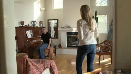 MILF in sexy jeans Julia Ann gets nailed