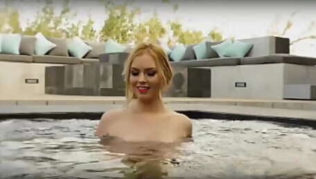 Classy all natural blondie Bailey Rayne teasing in the pool