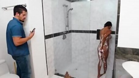 Nia fucked by her stepbro in the shower