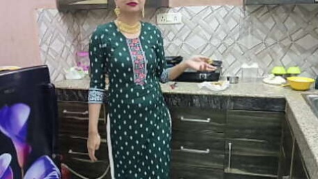 Indian Punjabi Ma putt new Desi chudai full gaaliyan Punjabi full HD Desi sardarni stepmom fucked with big cock bund Mari in Kitchen Punjabi audio