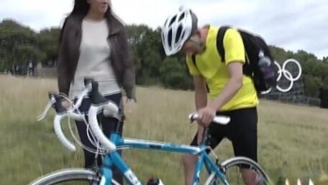 British mature picks up cyclist for fuck