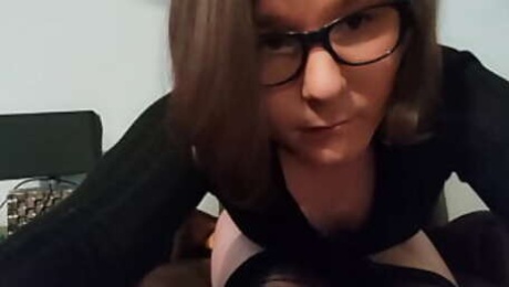 Teen Amateur Shemale Anallisa Tranny fucks rough her throat deep (deepthroat) until tears running from her cute eyes, she screams - and destroys afterwards her wet tight ass hole pussy with her dildo while fucking herself solo onstream