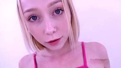 Teen girl seduced by Dad