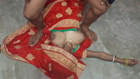 Indian newly married sexy Housewife Suhaagraat at home