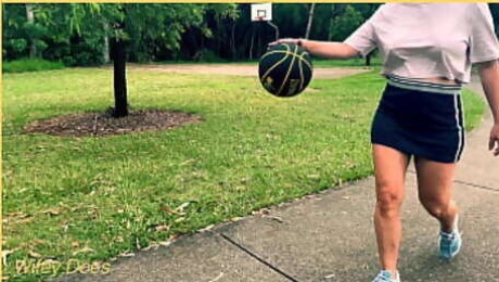 Public exhibitionist braless MILF pays basketball with short skirt and no panties