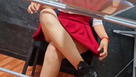 Upskirt vendedora mexicana de seguros Nataly se le ven los pelos