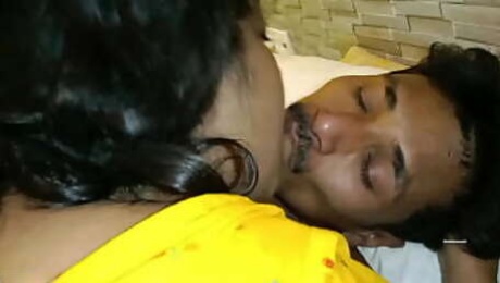 Hot beautiful Bhabhi long kissing and wet pussy fucking! Real sex