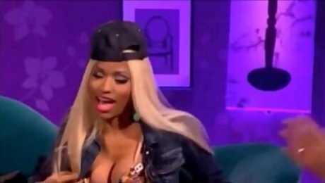 Nicki Minaj Seduces White Lesbian Model With