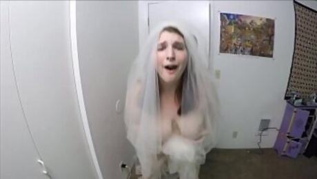 Bride Fucks Best Man Before Leaving To Her Wedding