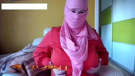 Orange hijab Arabic muslim girl with big tits on cam November 1st recording