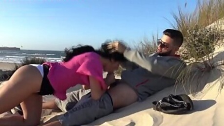 PUBLIC BLOWJOB on THE BEACH!