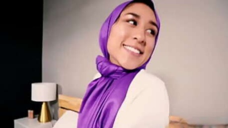 Arab girl in hijab fucks without parents permission